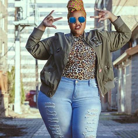 https://i1.wp.com/muslimgirl.com/wp-content/uploads/2017/03/Marshmallow-girl-Plus-Size-Model-Body-Positive-Leah-Vernon-Japan-Black-Girl-Magic-1.jpg